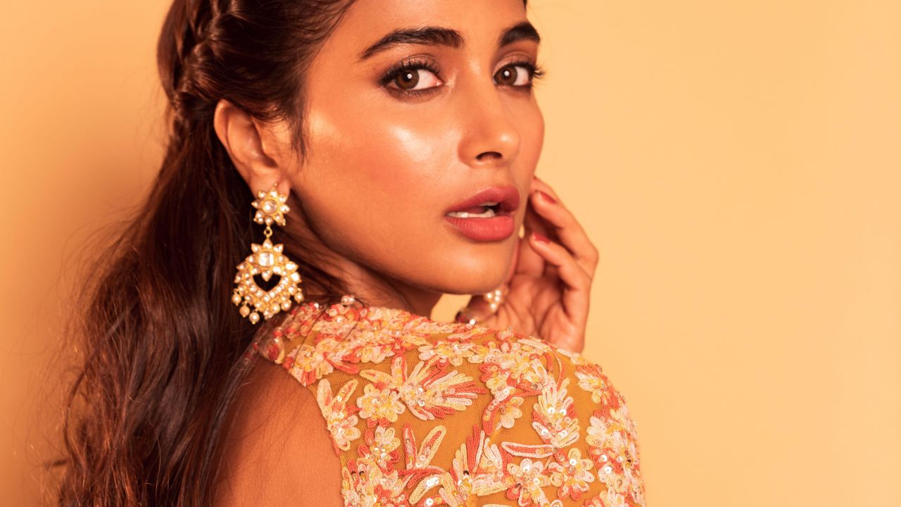 3840x2160 Pooja Hegde 4k Wallpaper Hd Indian Celebrities 4k Wallpapers Images 5380