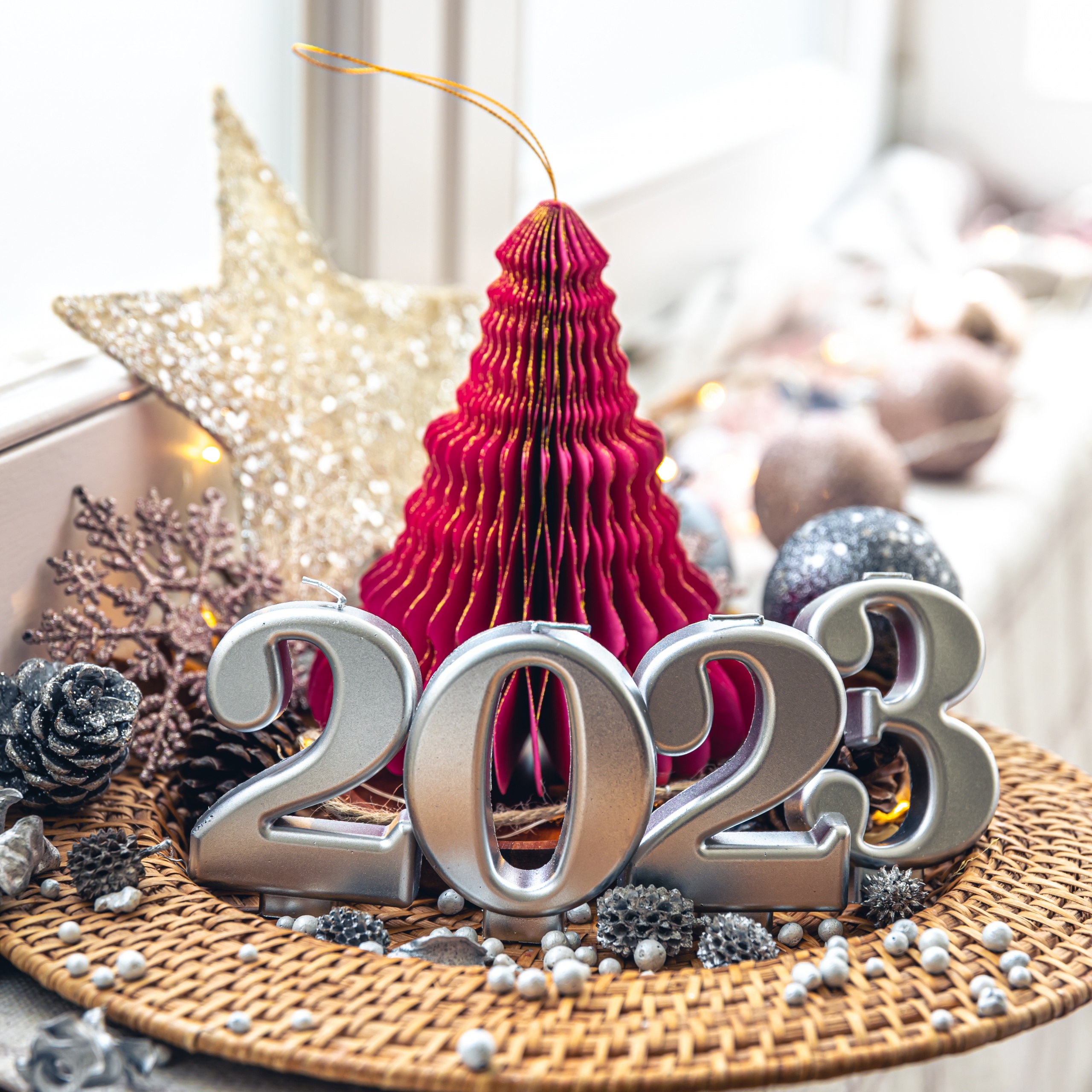 Hình nền năm mới 2024 / New Year Wallpaper 2024: Sắp bước sang năm mới 2024, hãy tạo cho mình một không gian thật mới mẻ và đầy tươi vui với những bức hình nền ấn tượng dành cho năm mới. Hình ảnh ngập tràn màu sắc sẽ giúp bạn thay đổi không gian máy tính của mình thành một khung cảnh tuyệt đẹp, đầy ý nghĩa và ý tưởng. Bạn muốn xem thêm? Click ngay!