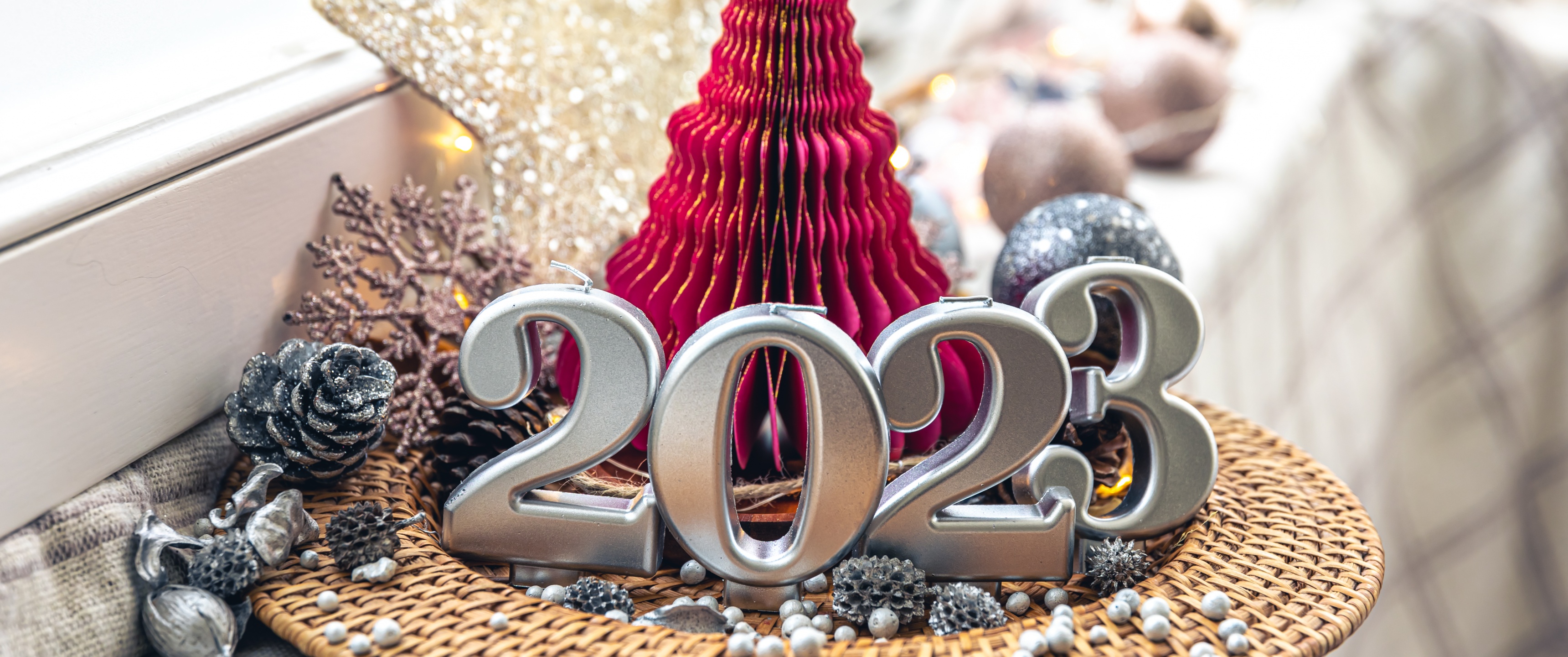 Ảnh nền 4K Năm mới 2024 với những hình ảnh lễ hội tưng bừng sẽ khiến bạn cảm thấy rực rỡ hơn bao giờ hết. Hãy chào đón năm mới đầy niềm vui và hạnh phúc cùng những bức ảnh đẹp nhất để tạo nên không khí lễ hội thật đặc biệt.