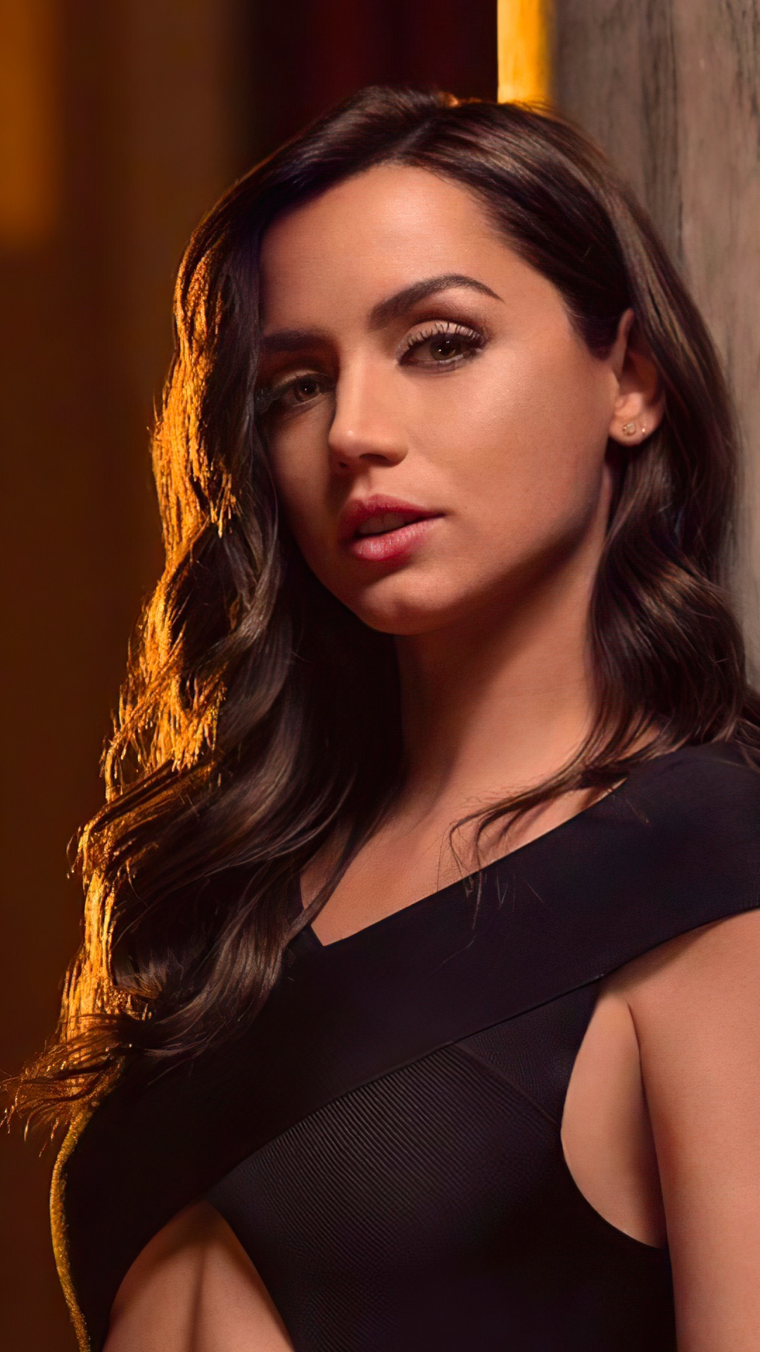 Beautiful Actress Ana de Armas 4K Ultra HD Mobile Wallpaper