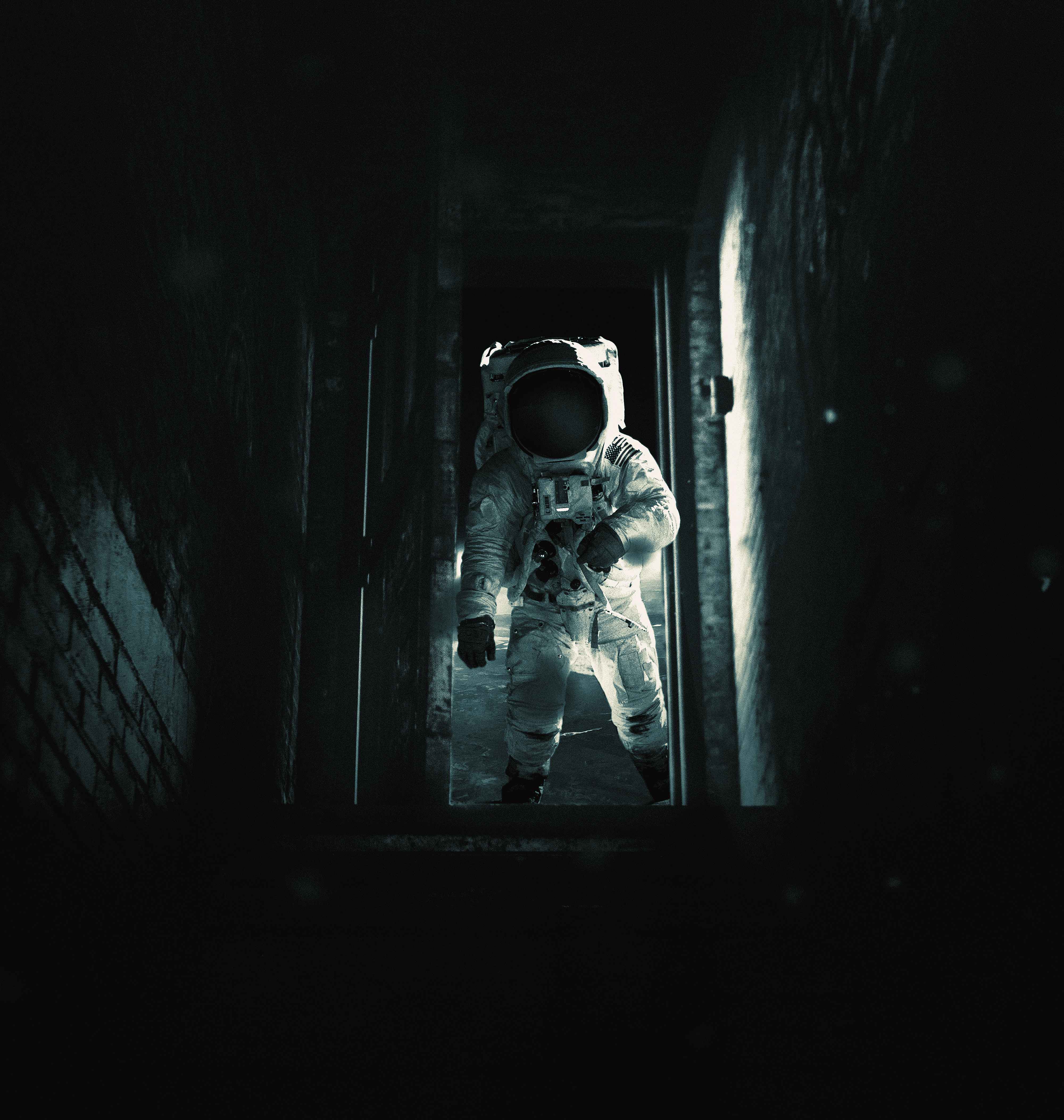 dark astronaut wallpaper