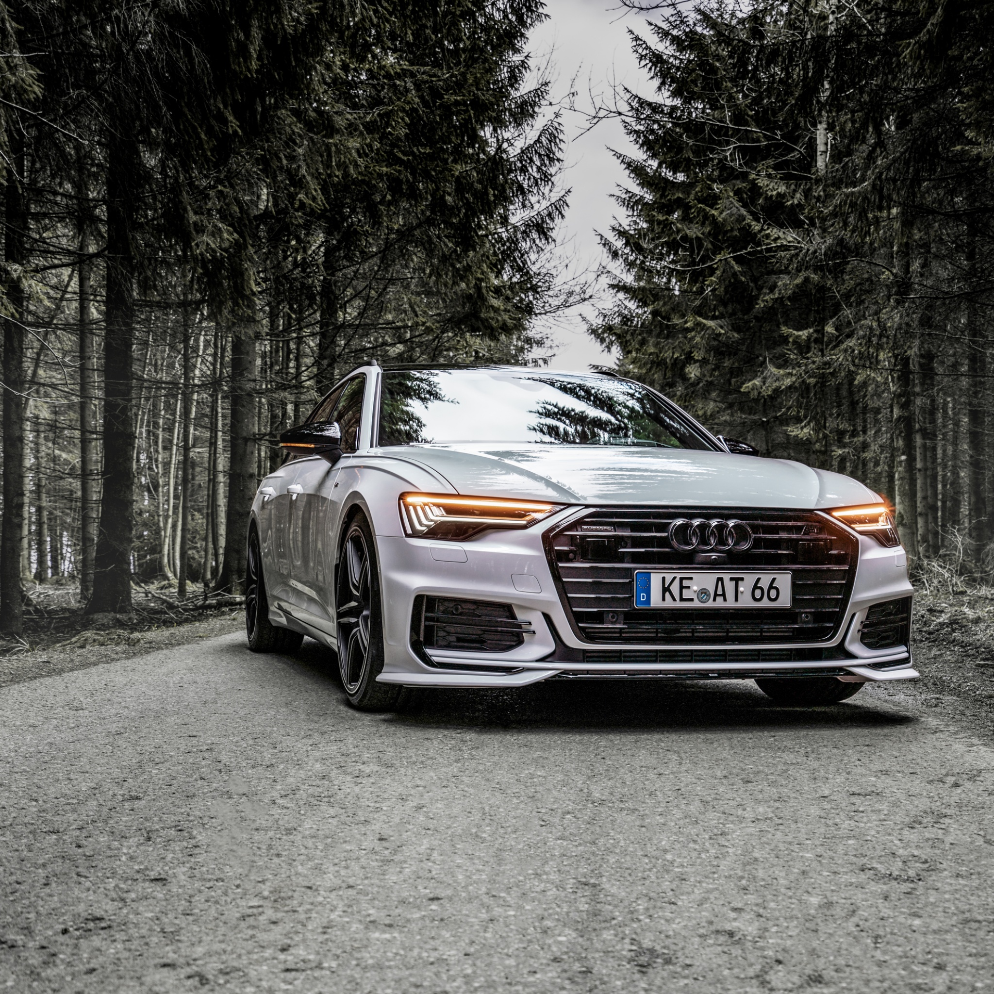 White Audi on Road · Free Stock Photo