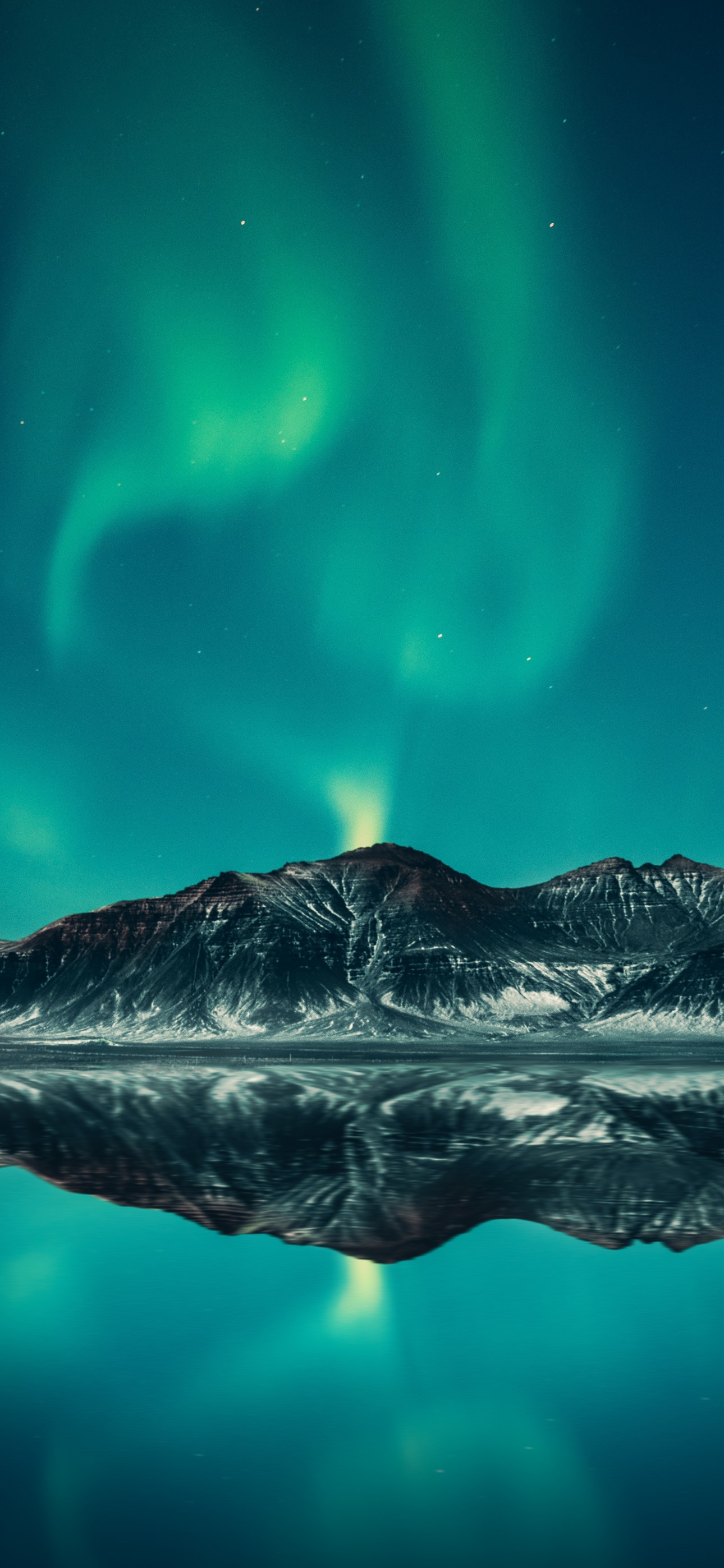 Aurora Borealis Wallpaper 4K, Mountains, Lake, Aurora sky