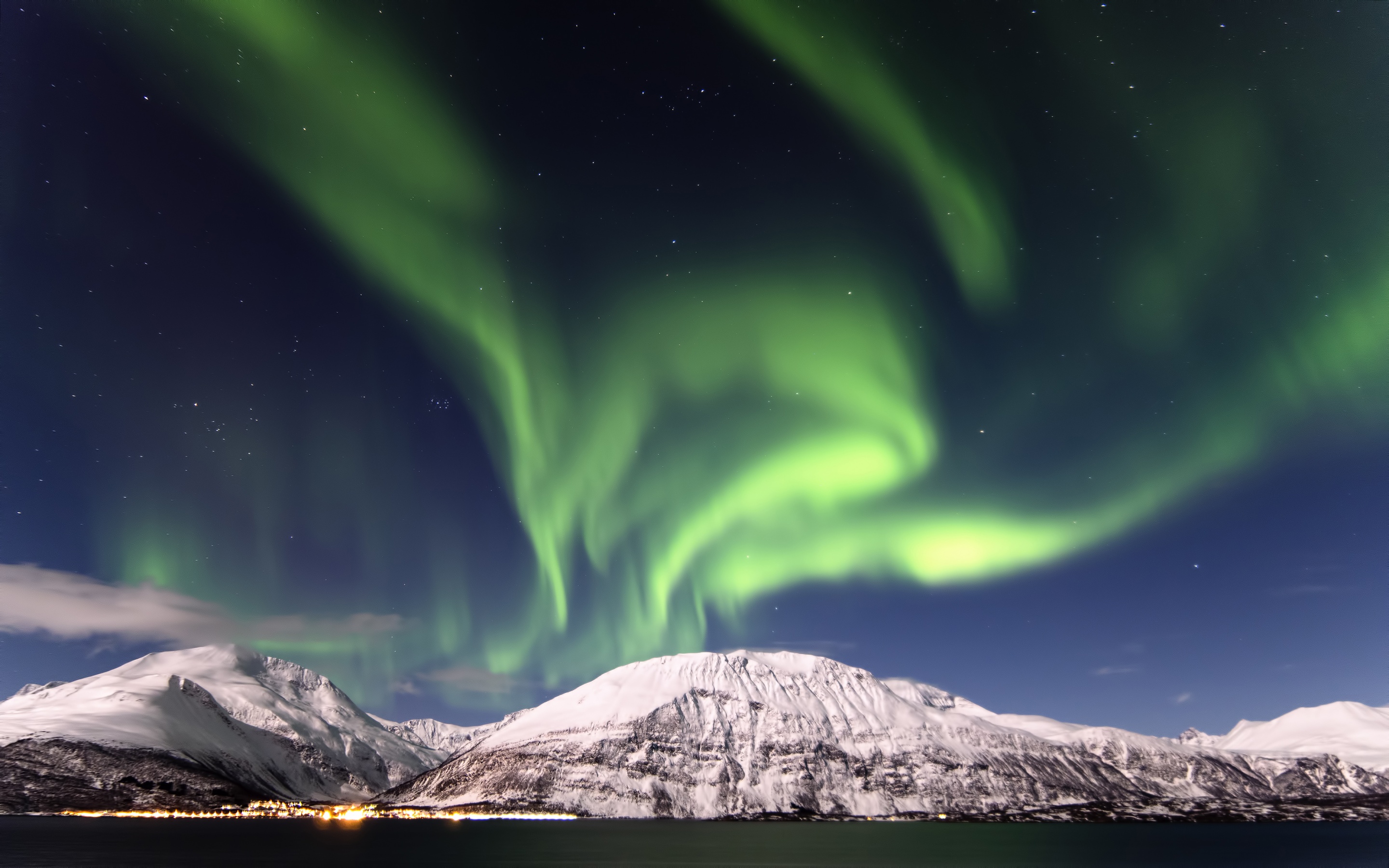 Aurora Borealis Wallpaper 4K, Northern Lights, Mountains, Snow Covered