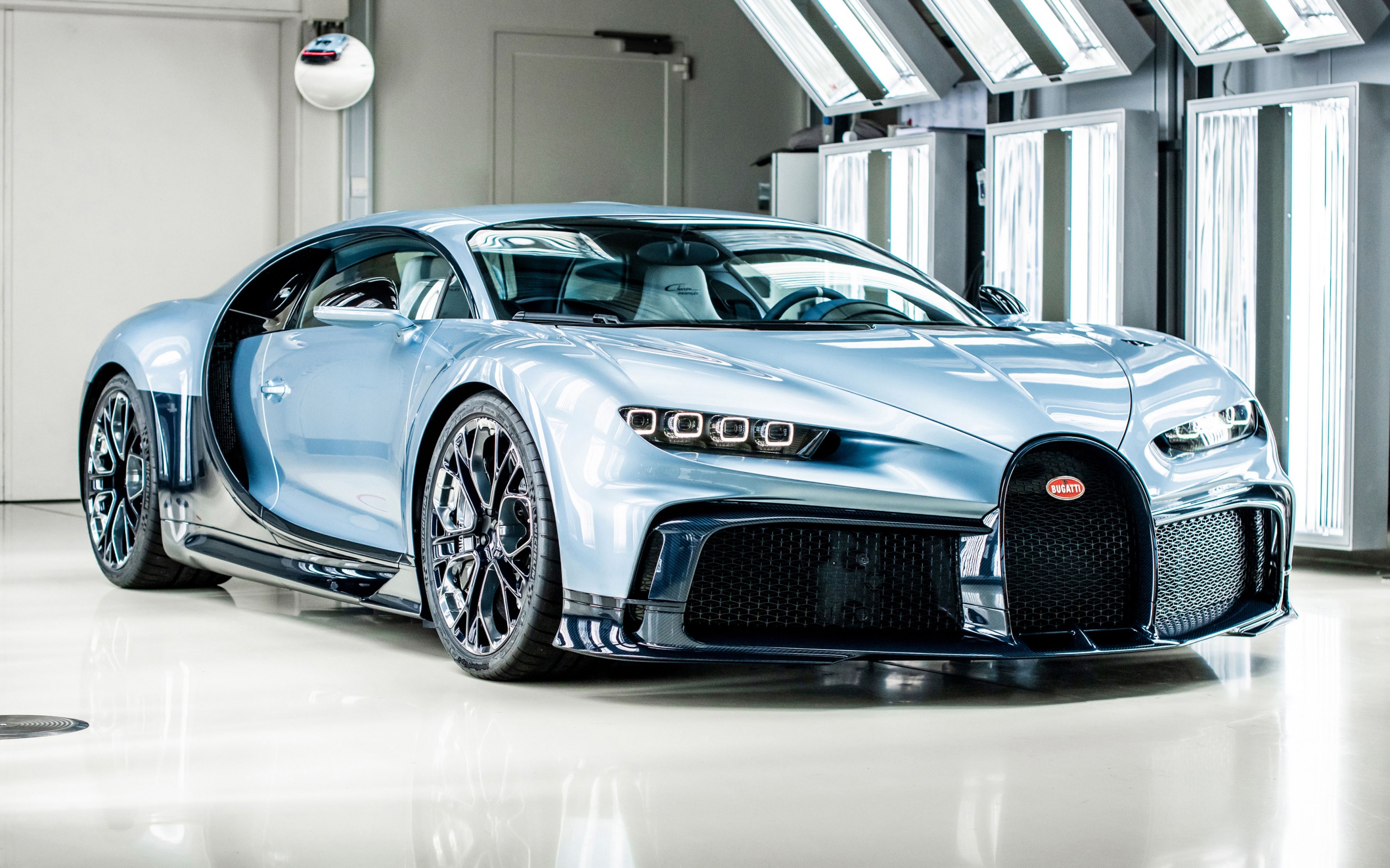 Самый дорогой машина в мире 2023. Бугатти ЧИРОН. Бугатти 2023. Bugatti Chiron profile 2023. Бугатти 2022.