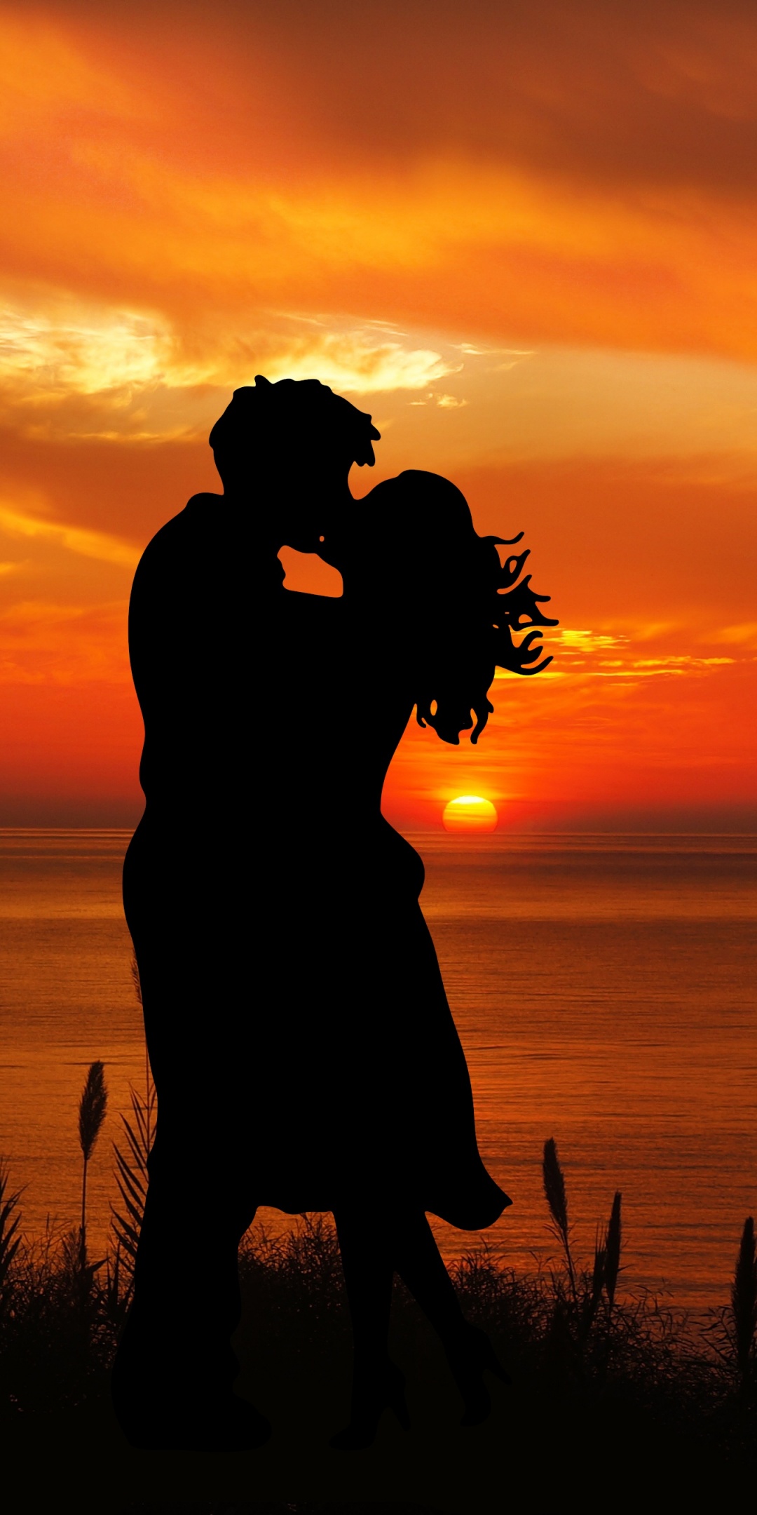 Couple Wallpaper 4K, Romantic kiss, Silhouette, Sunset, Seascape, Love