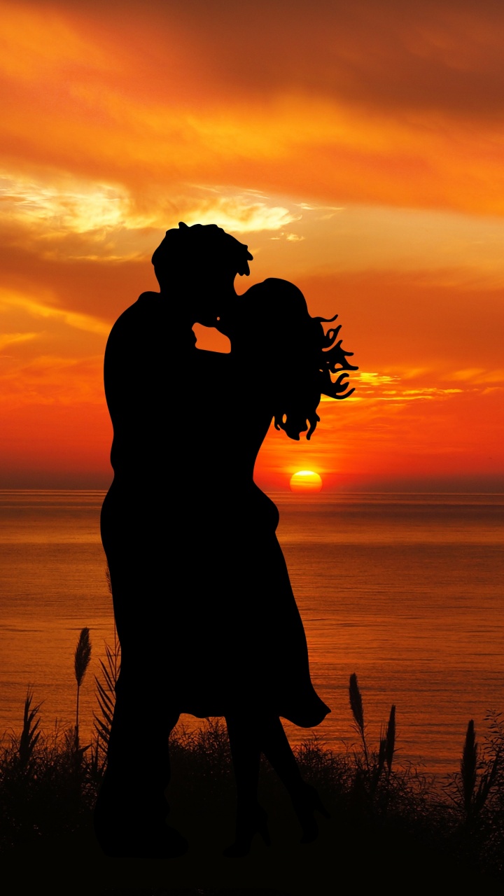Couple Wallpaper 4K, Romantic kiss, Silhouette, Sunset, Seascape, Love