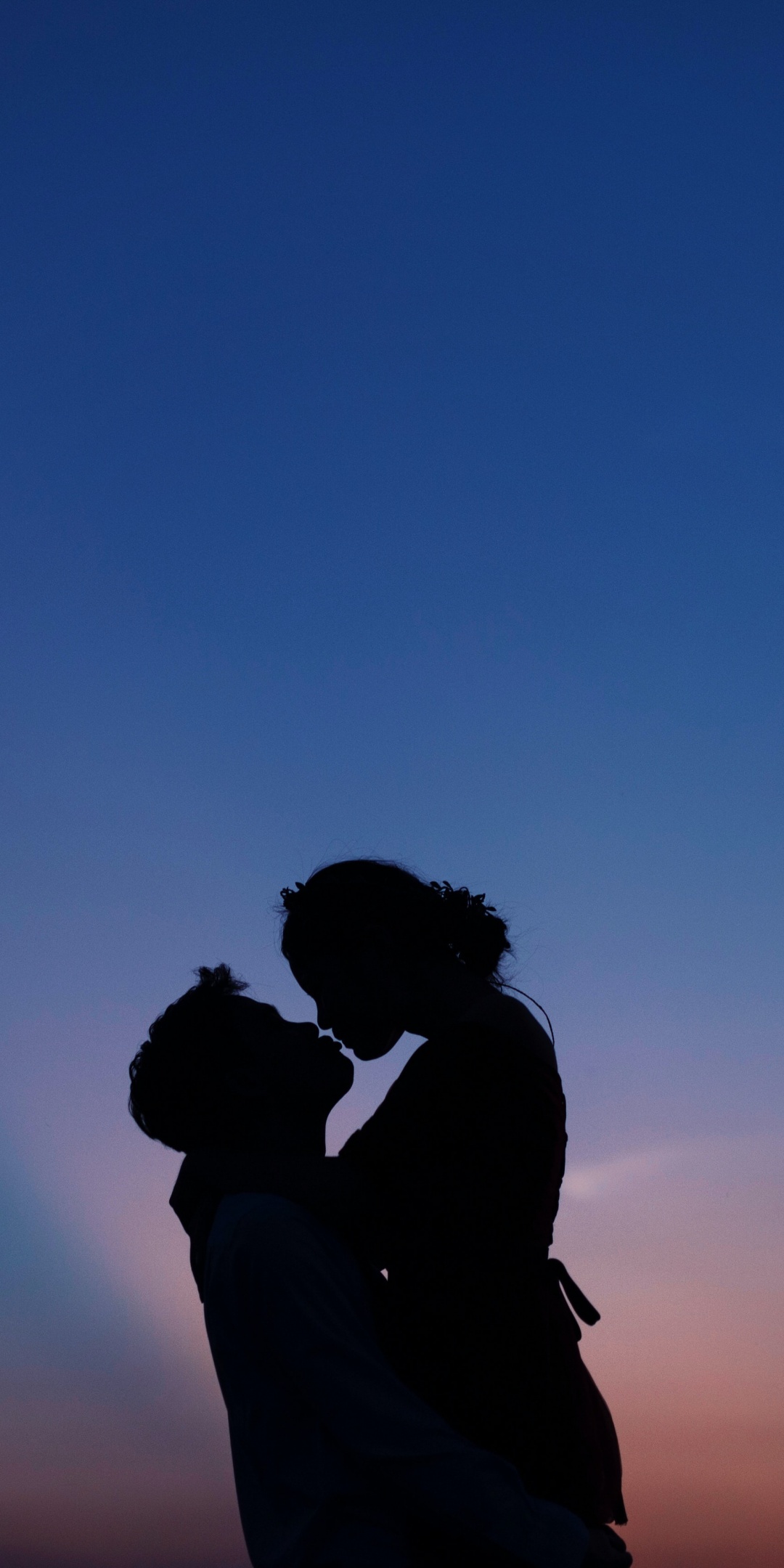 Couple Wallpaper 4K, Silhouette, First kiss, Romantic kiss, Sunset
