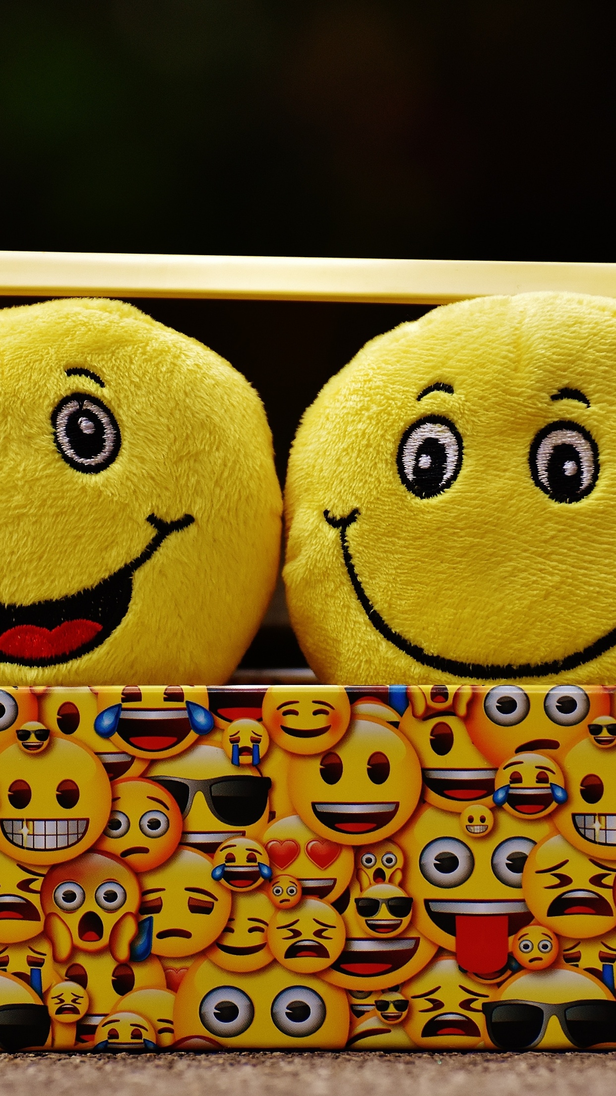 Emoji Wallpaper 4K, Smileys, Yellow box, Cheerful, Smiling, Cute, #2302