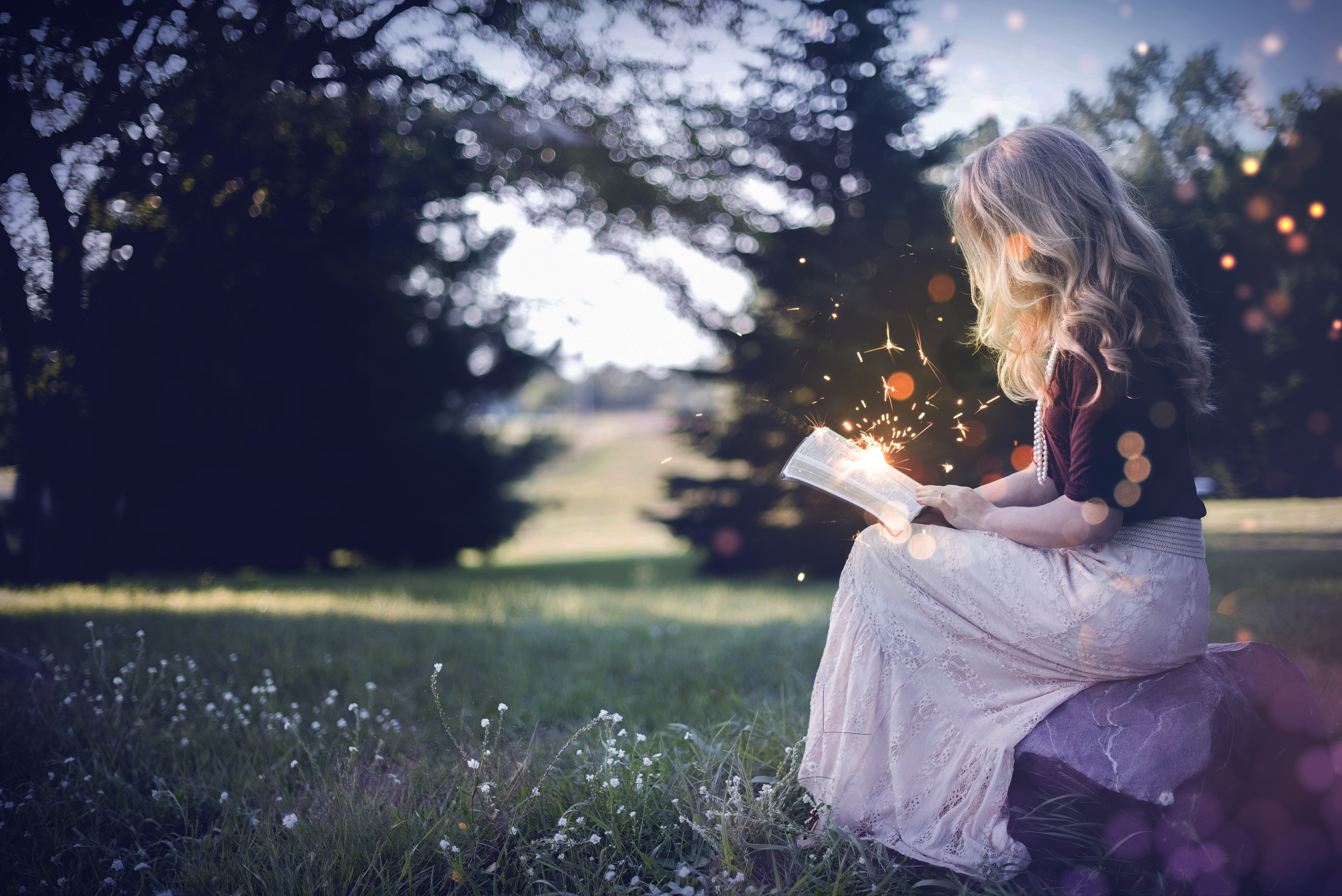 HD desktop wallpaper: Miscellanea, Blur, Smooth, Mood, Miscellaneous,  Hands, Reading, Girl, Books download free picture #138450