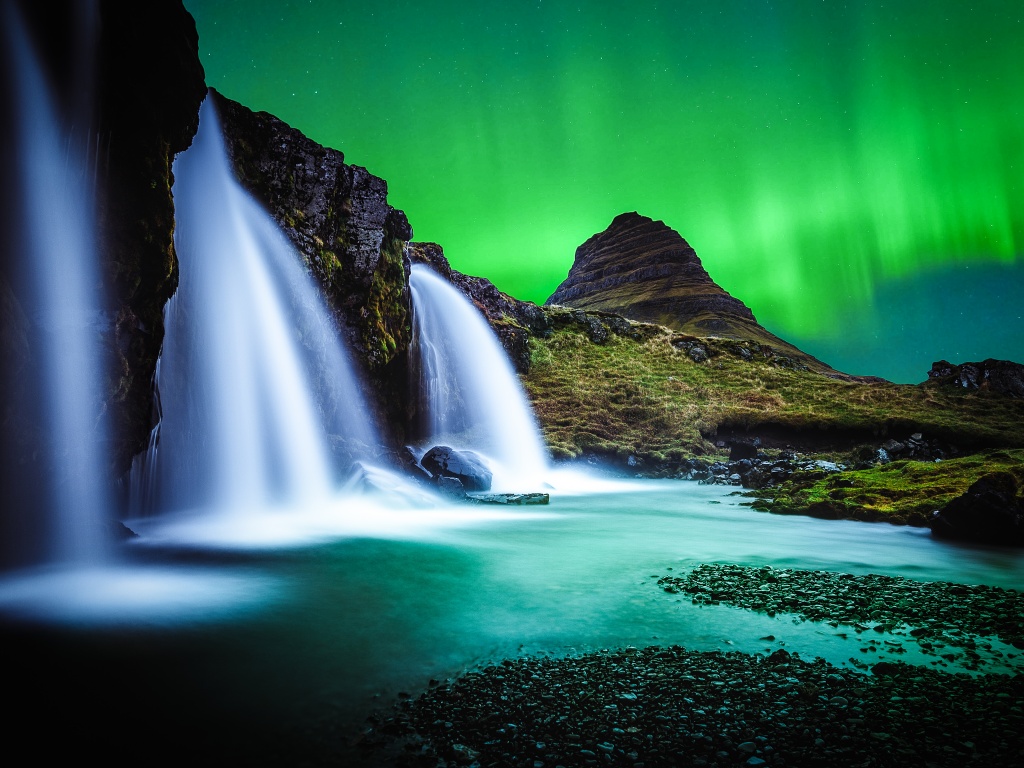 Kirkjufell 4k Wallpaper Aurora Borealis Northern Lights Iceland
