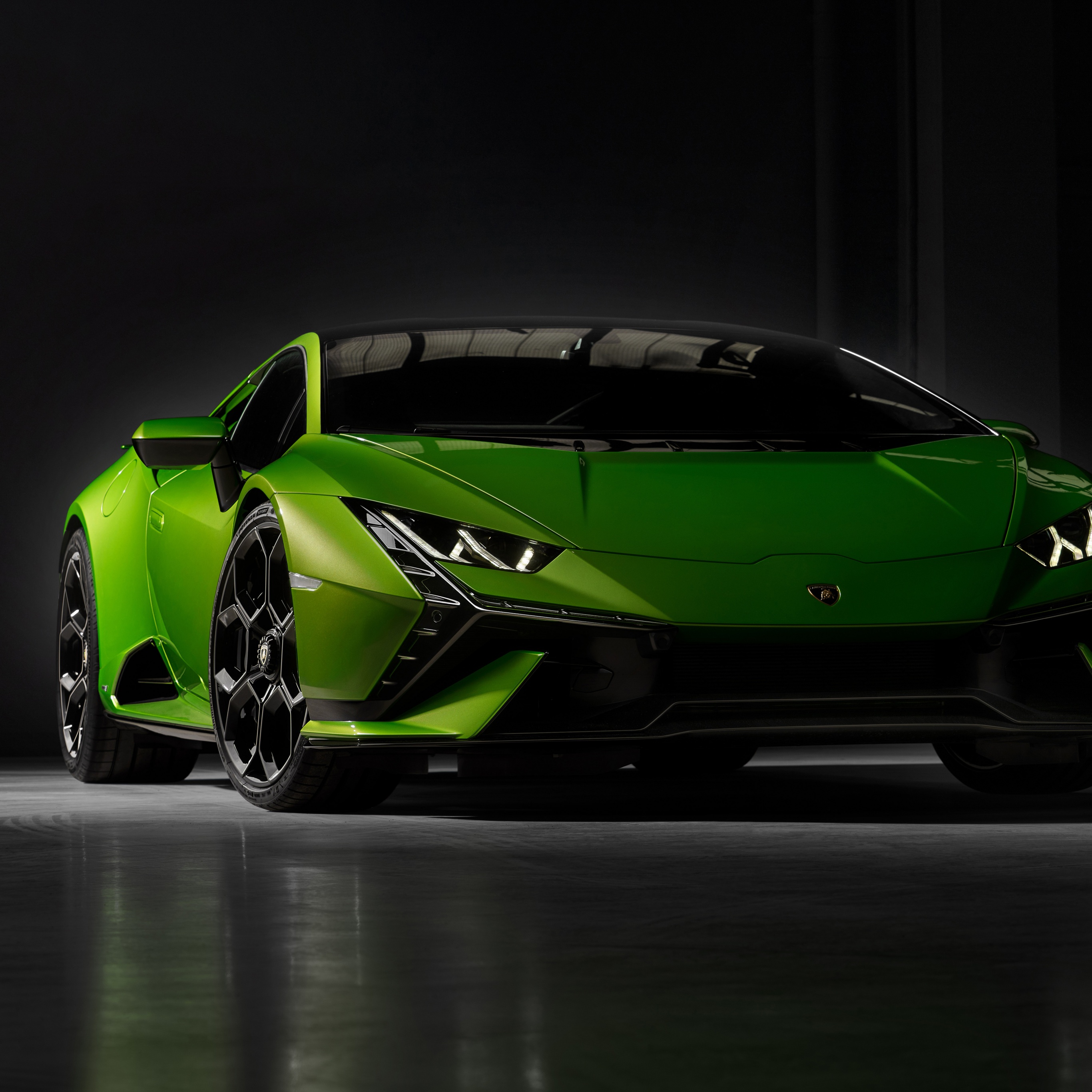 Hãy cùng chào đón siêu xe Lamborghini Huracán Tecnica 4K với hình nền chất lượng cao. Sự kết hợp của gam màu rực rỡ và thiết kế hiện đại, bạn sẽ cảm thấy như đang ngồi trên tay lái của chiếc siêu xe đẳng cấp này. Hãy tải xuống hình nền này để trở thành sự chú ý của tất cả mọi người.