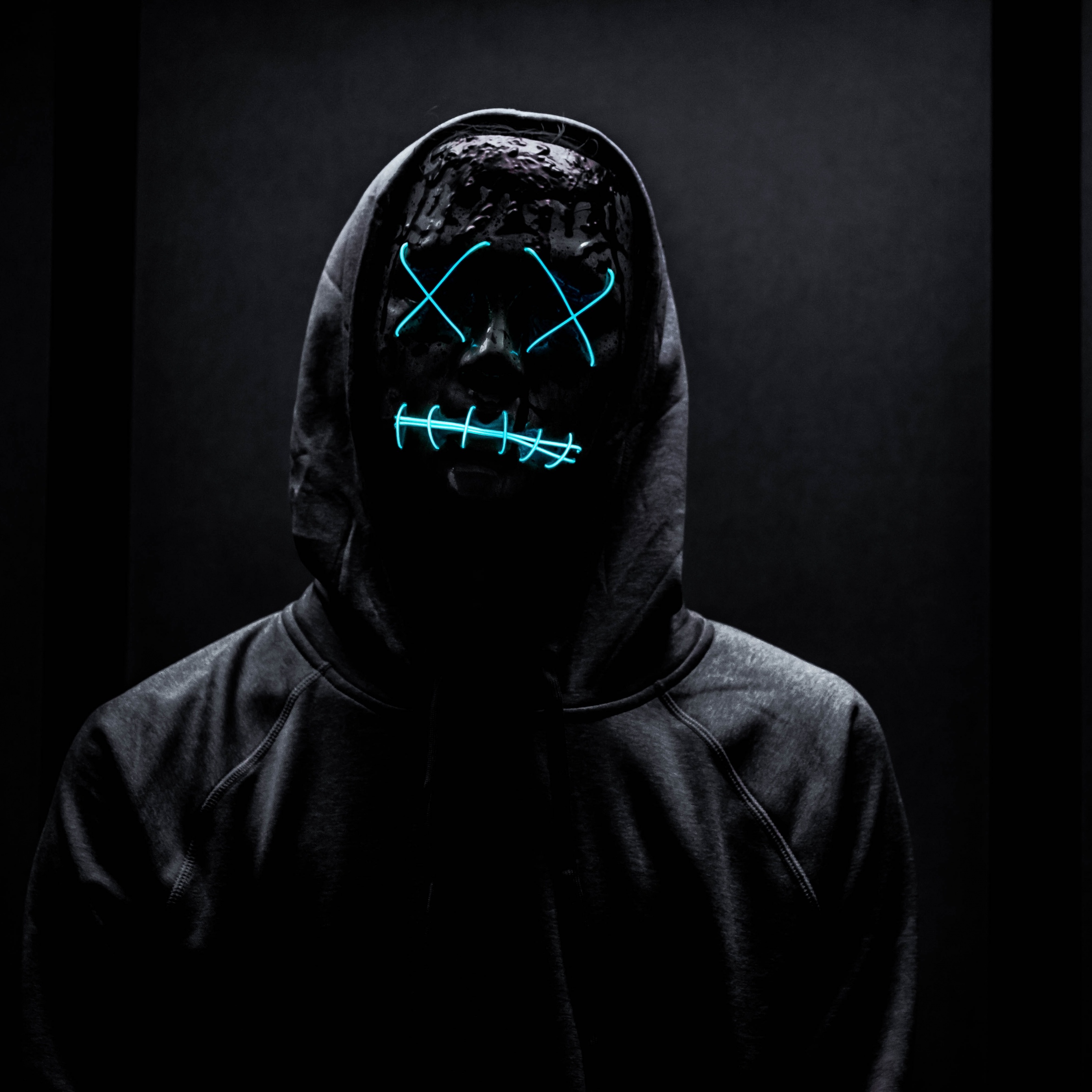 alimentar Darse prisa Subdividir Neon Mask Wallpaper 4K, Man in Black, Dark background, #2162