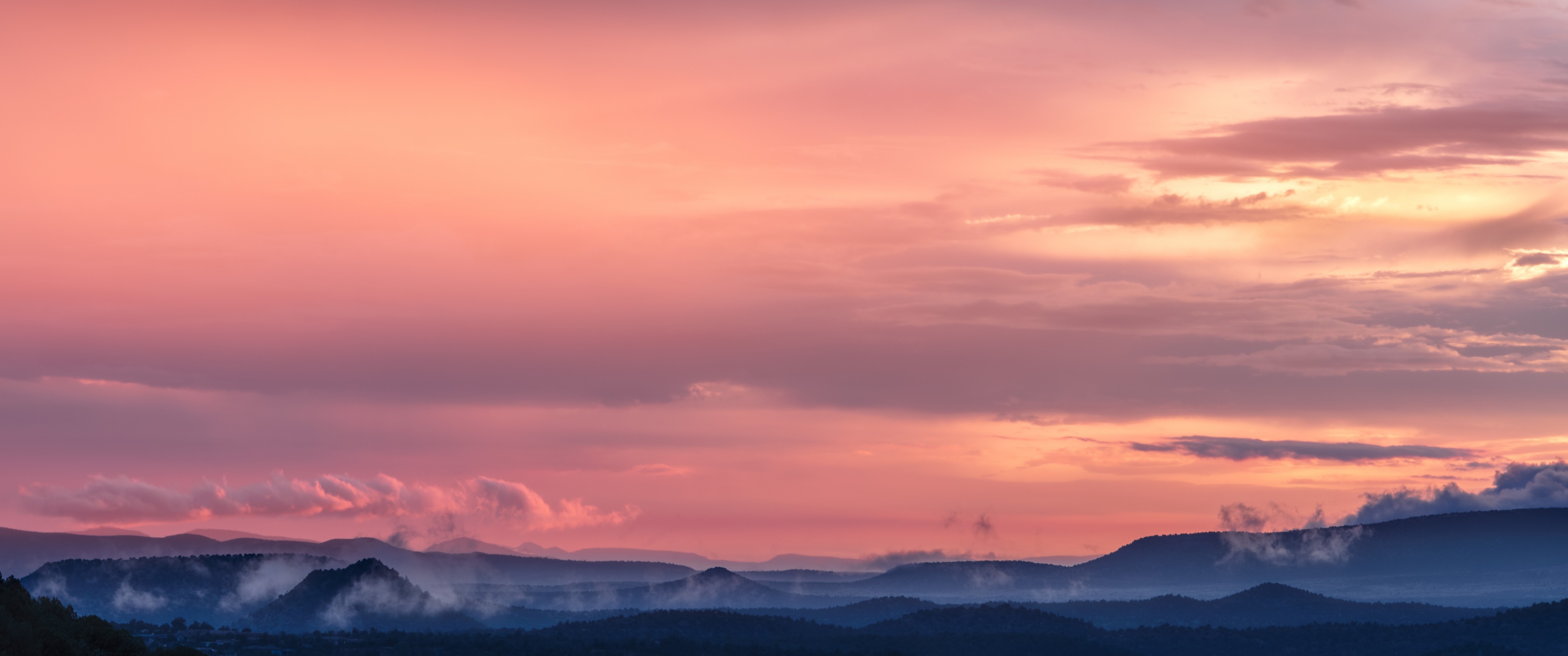 Pink sky Wallpaper 4K, Sunset, Mountains, Nature: Khám phá những bức ảnh màu hồng tràn đầy sức sống và tuyệt đẹp này. Chúng thể hiện sự kết hợp hoàn hảo giữa màu sắc và thiên nhiên, mang đến cho bạn trải nghiệm tuyệt vời mỗi khi nhìn vào điện thoại của bạn.