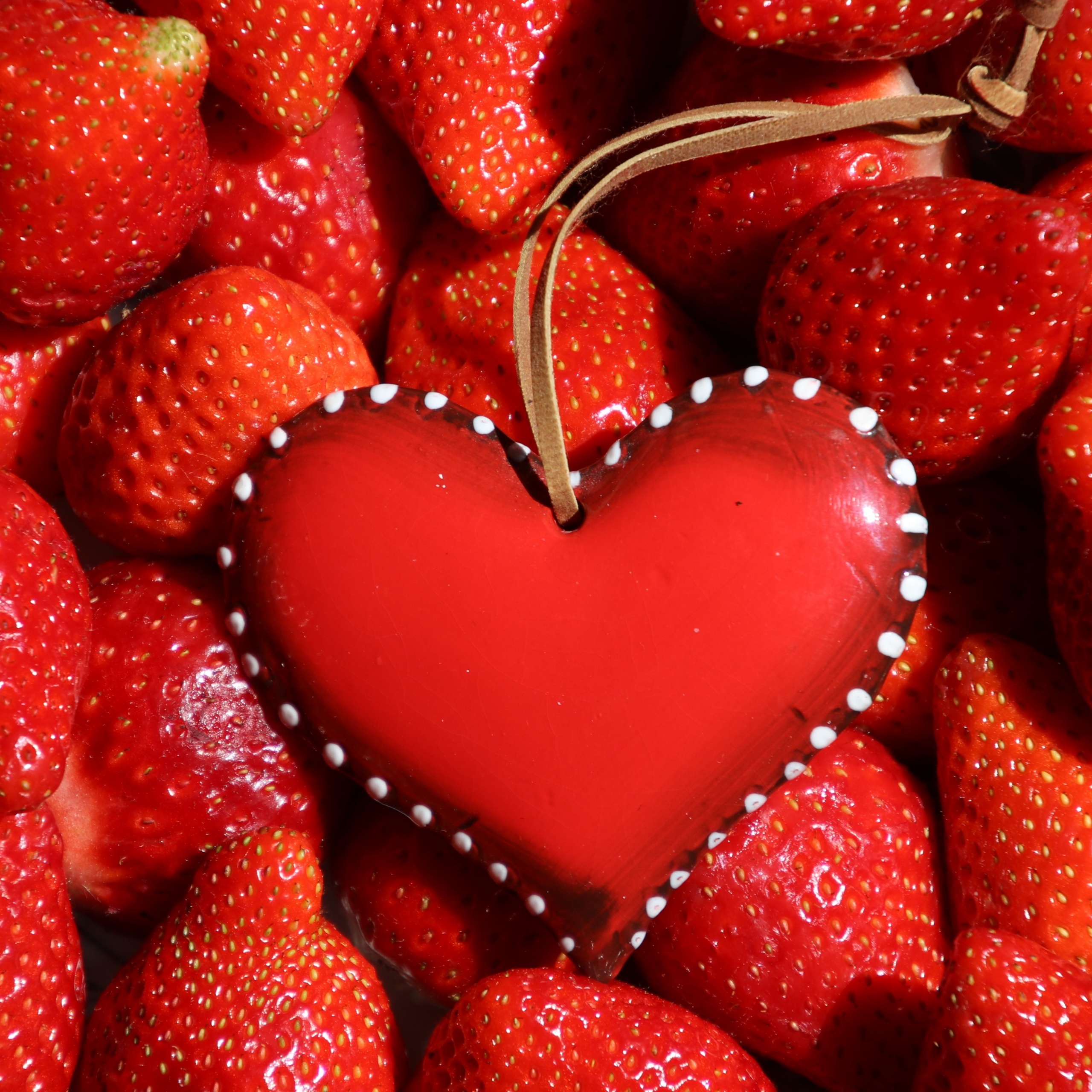 Asthetic strawberries red cawai pink cute HD phone wallpaper  Peakpx