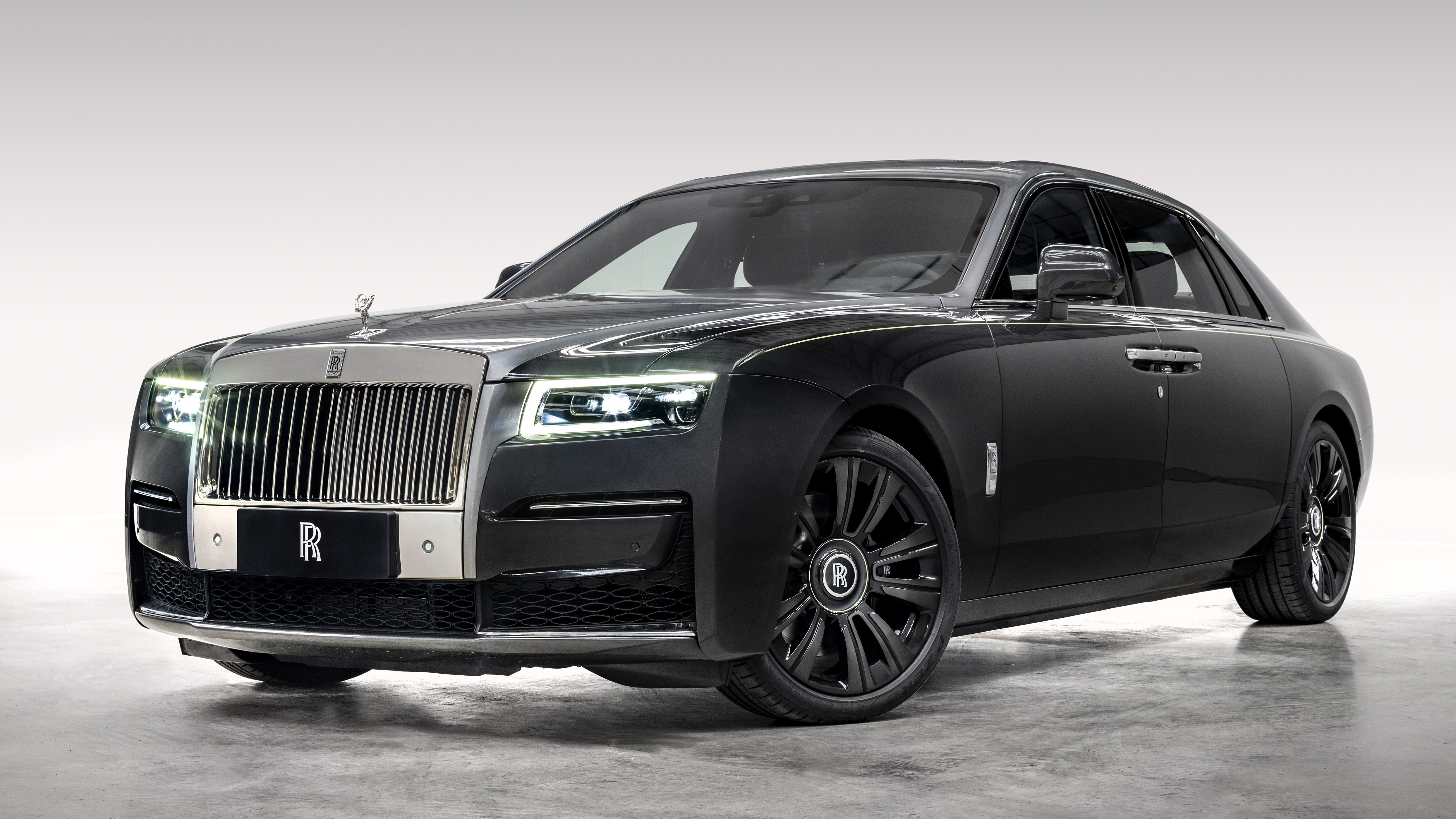 Новый rolls royce. Rolls Royce Ghost 2022. Роллс Ройс Ghost 2021. Rolls Royce Ghost 2021. Rolls Royce Ghost 2021 черный.
