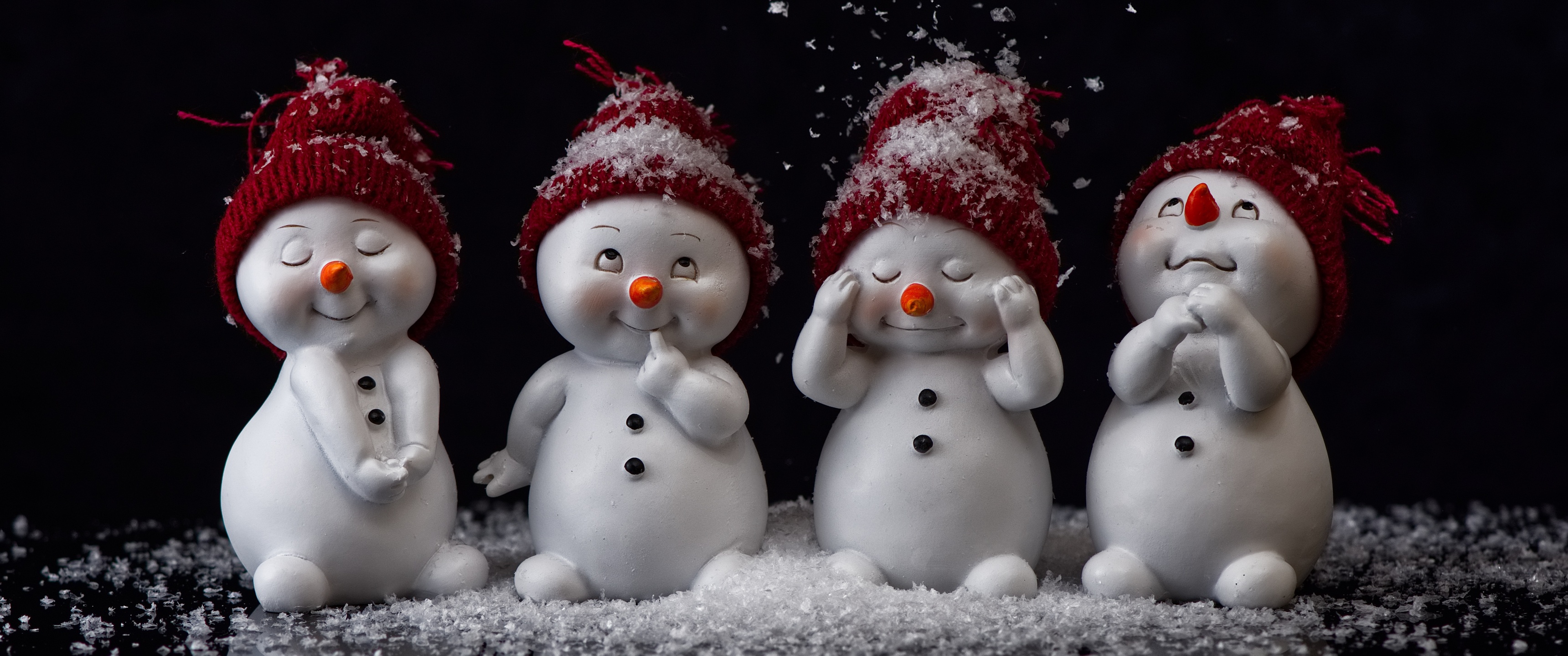 Người tuyết là biểu tượng của mùa đông và Giáng sinh! Nếu bạn muốn tìm kiếm một hình ảnh đáng yêu về người tuyết, thì đây là điều bạn đang tìm kiếm. Hãy xem hình ảnh này để cảm nhận cảm giác ấm áp và niềm vui. Translation: Snowman is an icon of winter and Christmas! If you are looking for a cute snowman image, this is what you are looking for. Check out this image to feel warm and joyful.
