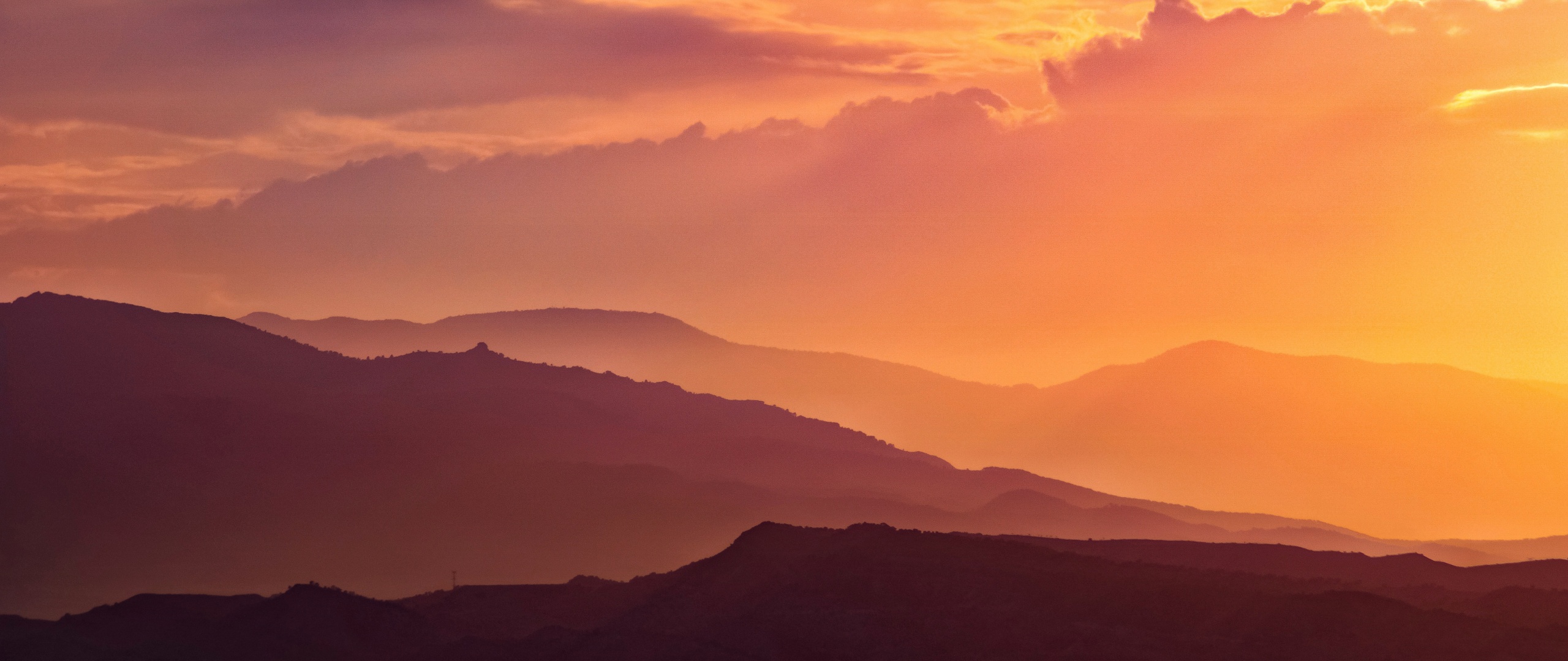 Bức tranh hoàng hôn đẹp nhất mà bạn từng thấy! Với đồi núi và thiên nhiên vô cùng tuyệt đẹp, bức hình Sunset Wallpaper sẽ khiến bạn đắm mình trong một không gian đầy thơ mộng. Hãy xem ngay ảnh #4928 này để tận hưởng cảnh tượng thiên nhiên đẹp nhất.