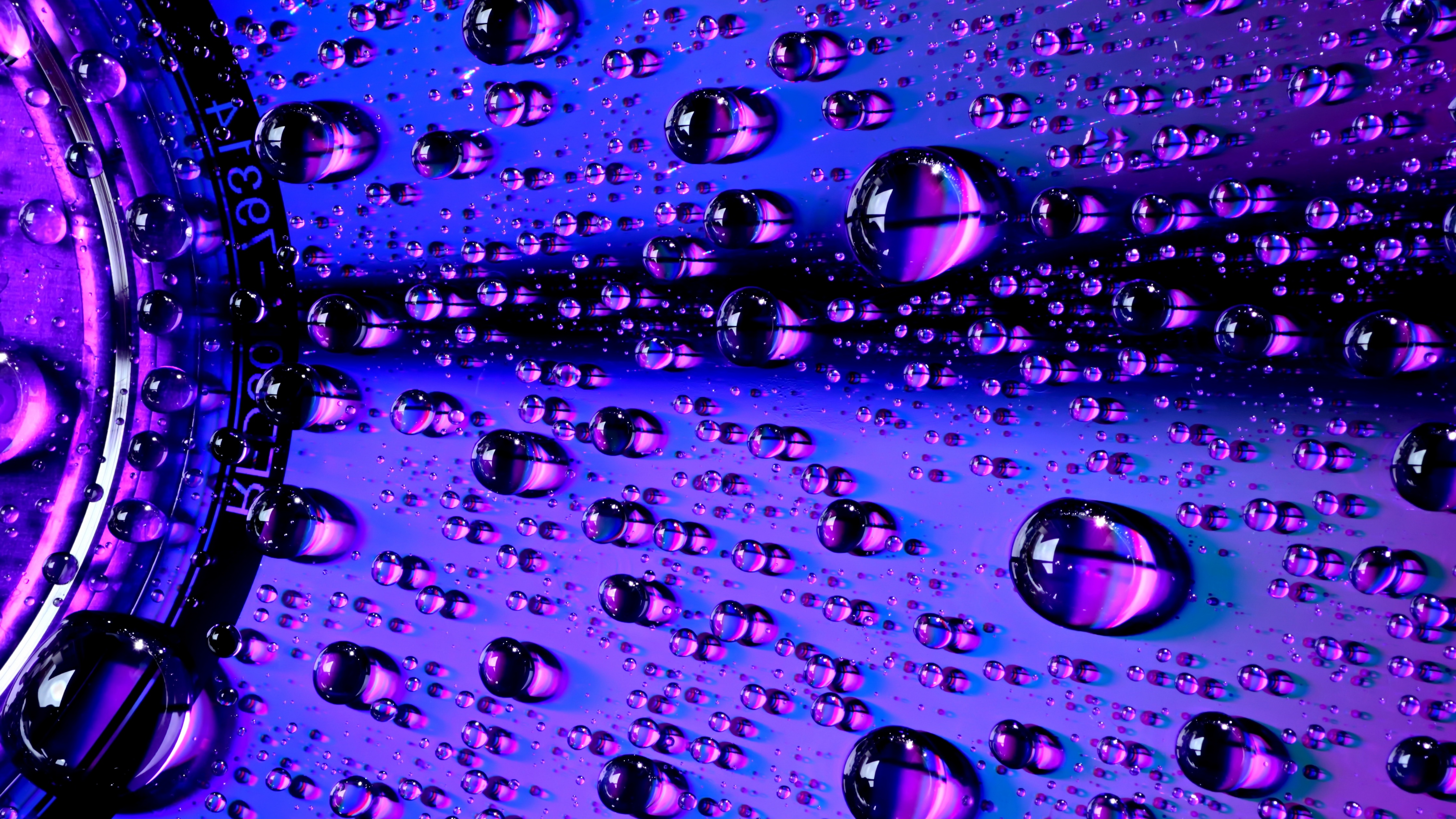 Water Droplets on Window Live Wallpaper - free download