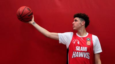 LaMelo Ball, Basketball player, NBA, Red background
