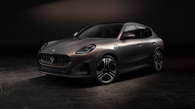 Maserati Grecale Folgore, 8K, Dark background, 5K