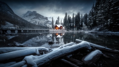 Cozy, Winterscape, Cabin, Snowy Trees, Winter forest, Winter snow, Frozen lake, Serene, Wilderness, Isolated, Snow mountains, 5K