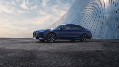 BMW M760e xDrive, 2026, Plug-In Hybrid, Luxury Sedan, 5K, 8K