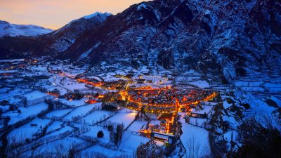 Spanish village, Benasque, Town, Winter, Pyrenees, Mountains, Night, Snow covered, 5K, 8K
