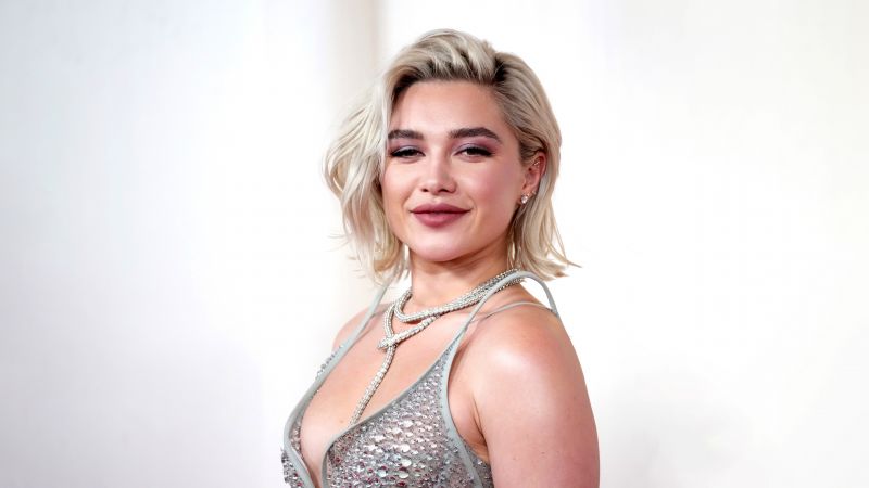 Florence Pugh, Oscars 2024, Smiling, White background, 5K, English actress, Wallpaper