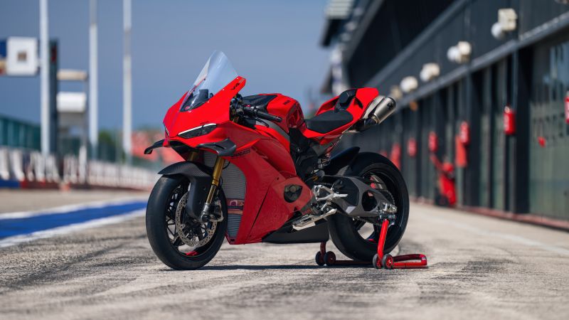 Ducati Panigale V4, 5K, Race track, 2025, Red bikes, Wallpaper