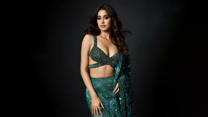 Janhvi Kapoor, Green Saree, Dark background