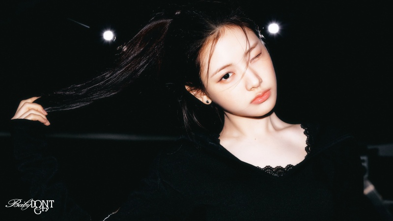 Yihyun (Baby DONT Cry), 5K, Dark background, South Korean Singer