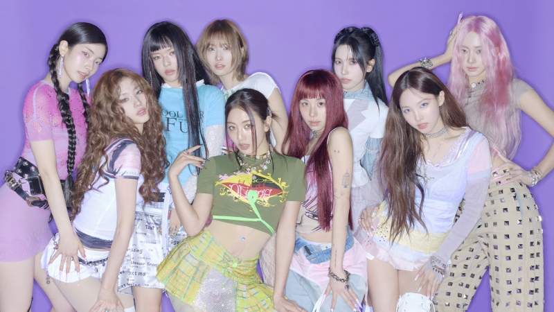 TWICE THIS IS FOR Extraordinary, Nayeon, Jeongyeon, Momo, Sana, Jihyo, Mina, Dahyun, Chaeyoung, Tzuyu