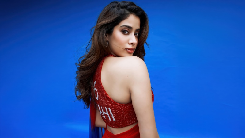 Janhvi Kapoor closeup, Red saree, 5K