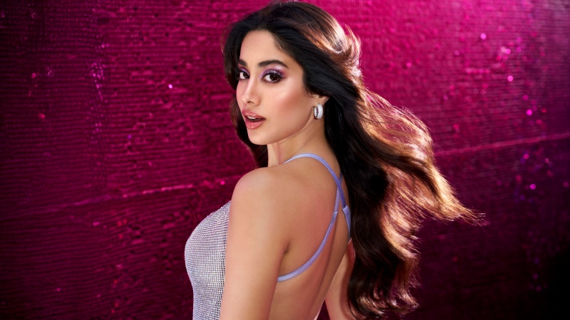 Janhvi Kapoor, Pink background, 5K