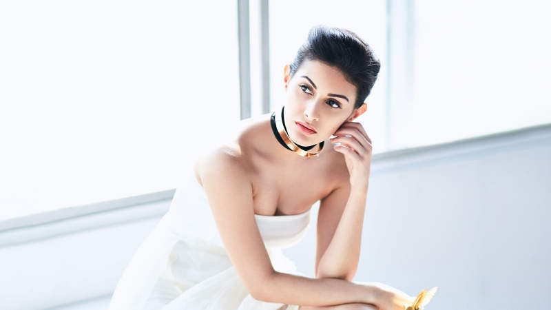 Amyra Dastur, 5K, Indian actress, White aesthetic