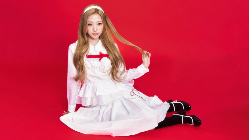 Stella, Hearts2Hearts RUDE, Red background, 5K