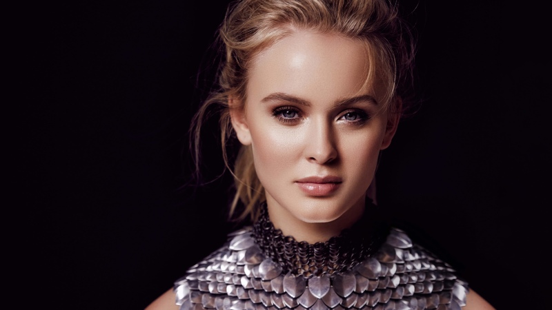 Zara Larsson wallpaper 8K