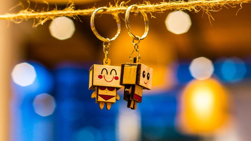 Box Man couple key chain, Cute couple, Hanging, Bokeh Background