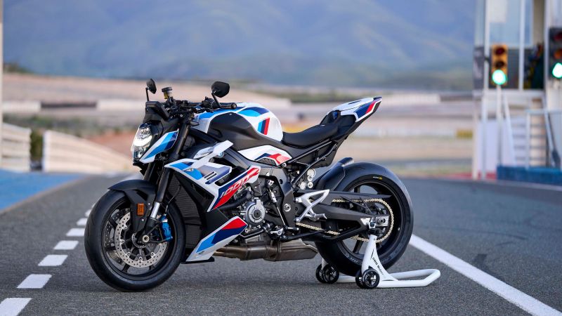 Bmw m 1000 r hyper roadster superbikes sports bikes 2023 