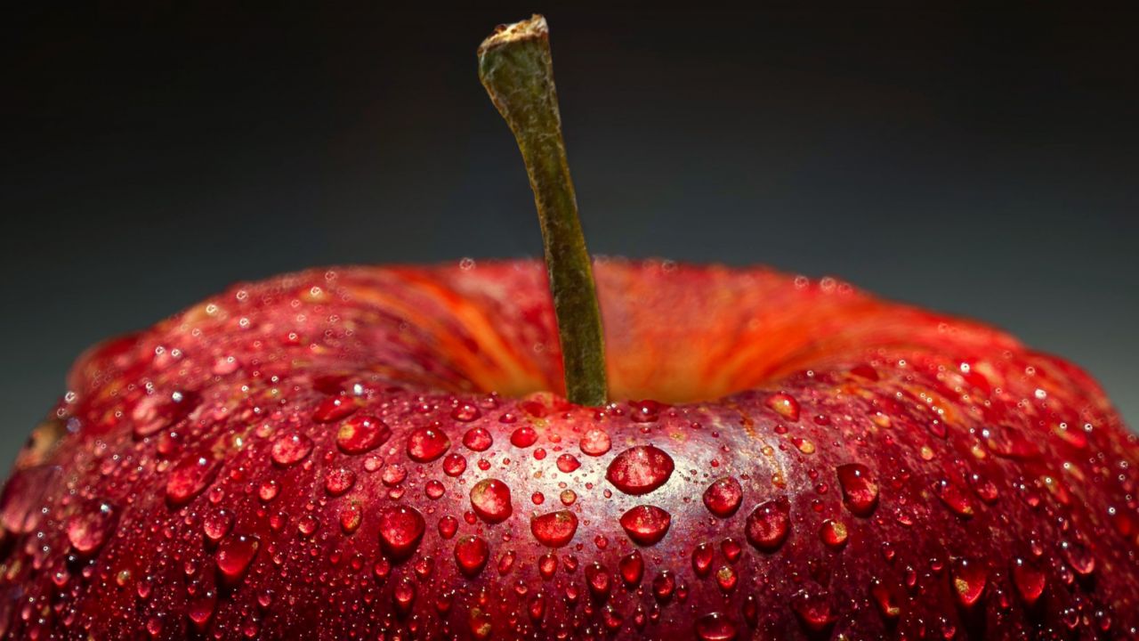 apple macro water