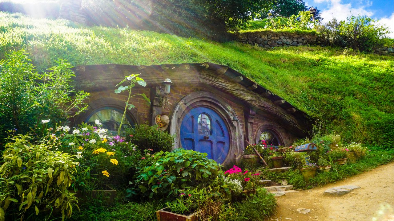 hobbiton movie set new zealand the lord of the rings hobbit