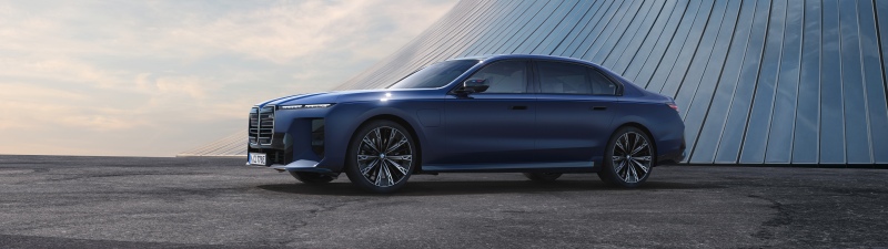 BMW M760e xDrive, 2026, Plug-In Hybrid, Luxury Sedan, 5K, 8K