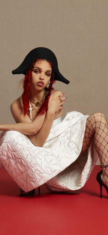 FKA twigs, British singer, 5K