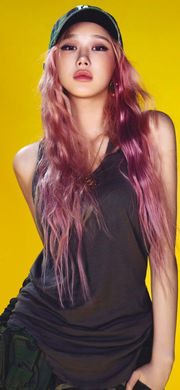 Giselle (aespa), Yellow background, 5K, K-Pop singer