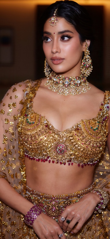 Janhvi Kapoor 5K Wallpaper