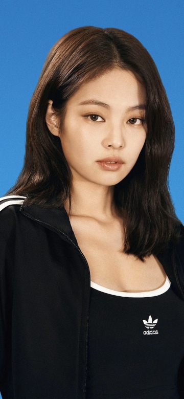 Jennie Kim, Blue background