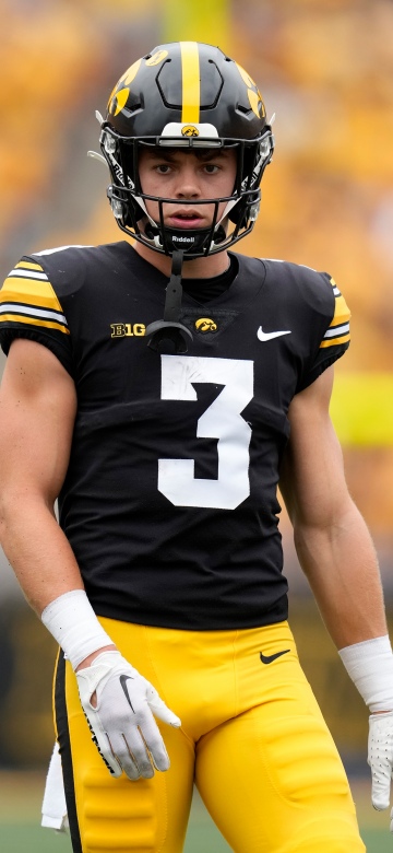 Cooper DeJean, Jersey 3, American football player, 5K, Iowa Hawkeyes