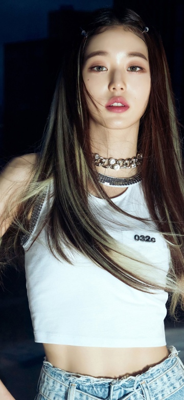 Jang Wonyoung, K-pop idol
