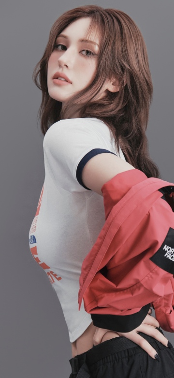 Jeon Somi, Grey background